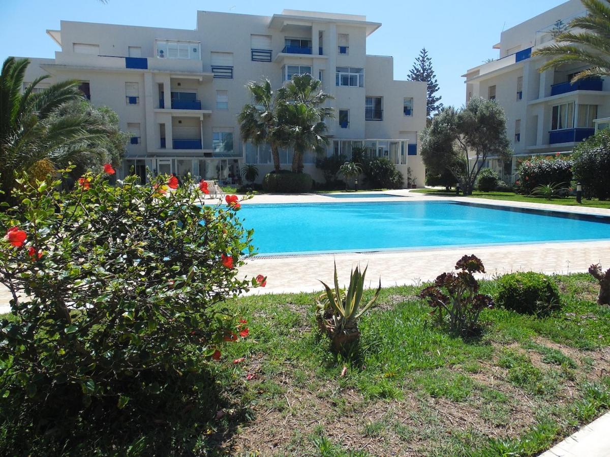 24 Cozy With Pool, Parking And Terrace